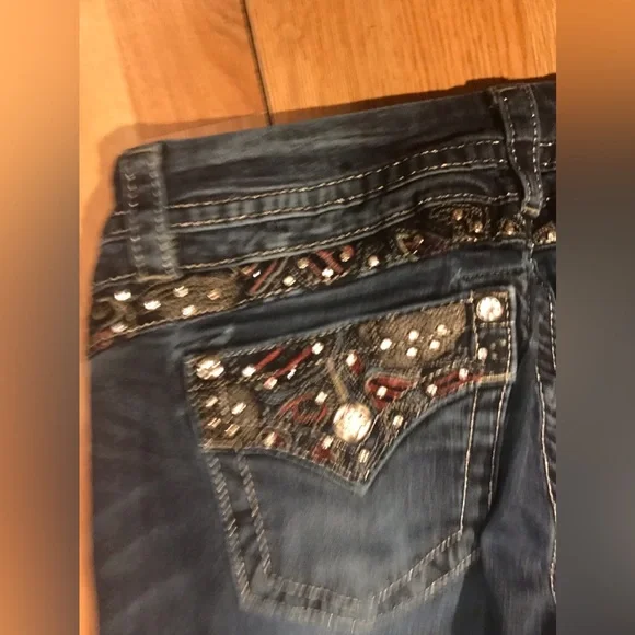 MISS ME~Mid-Rise~Easy Boot~Jeans~Sz 28~Embellished, Creased & Whiskered~JE8511ER - Picture 11 of 14